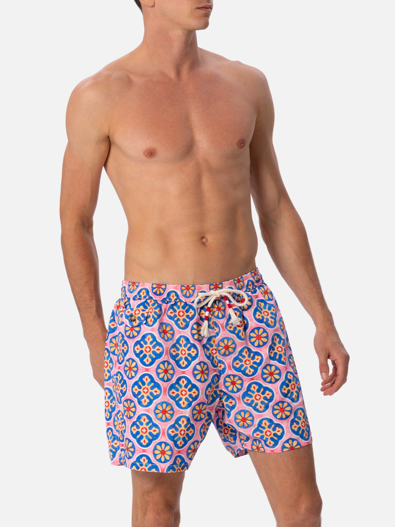 Man lightweight fabric swim-shorts Lighting 70 with majolica print