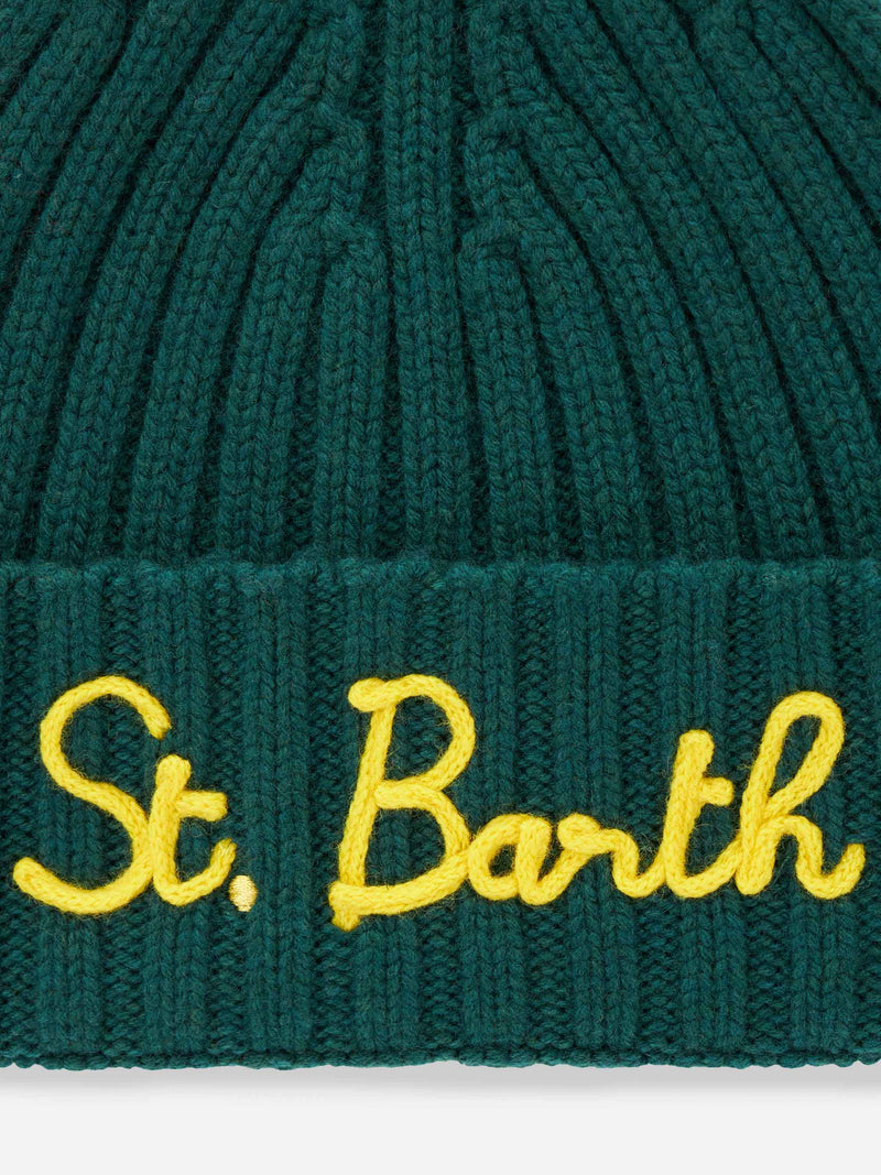 Berretto verde da bambino con ricamo St. Barth