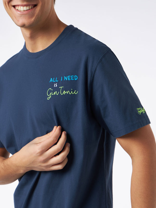 Herren-T-Shirt aus schwerer Baumwolle mit „All I need is Gin Tonic“-Stickerei