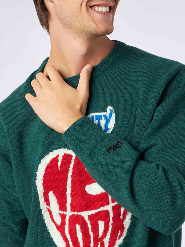Man sweater with New York apple print
