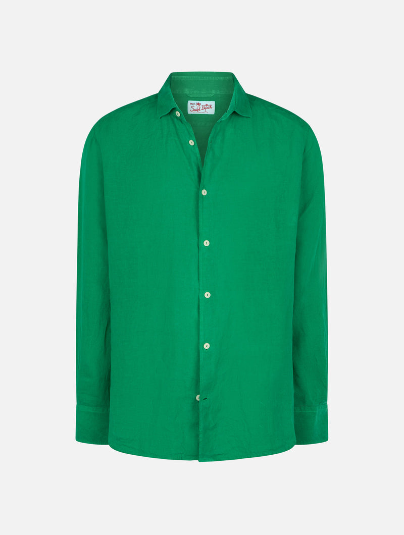 Man green linen shirt Pamplona