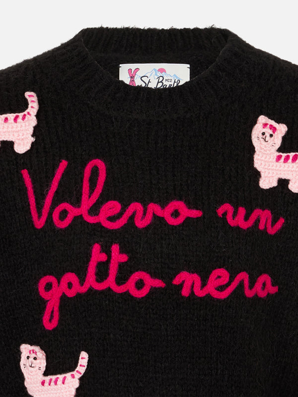 Girl crewneck soft sweater with cats crochet patch and Volevo un Gatto Nero embroidery
