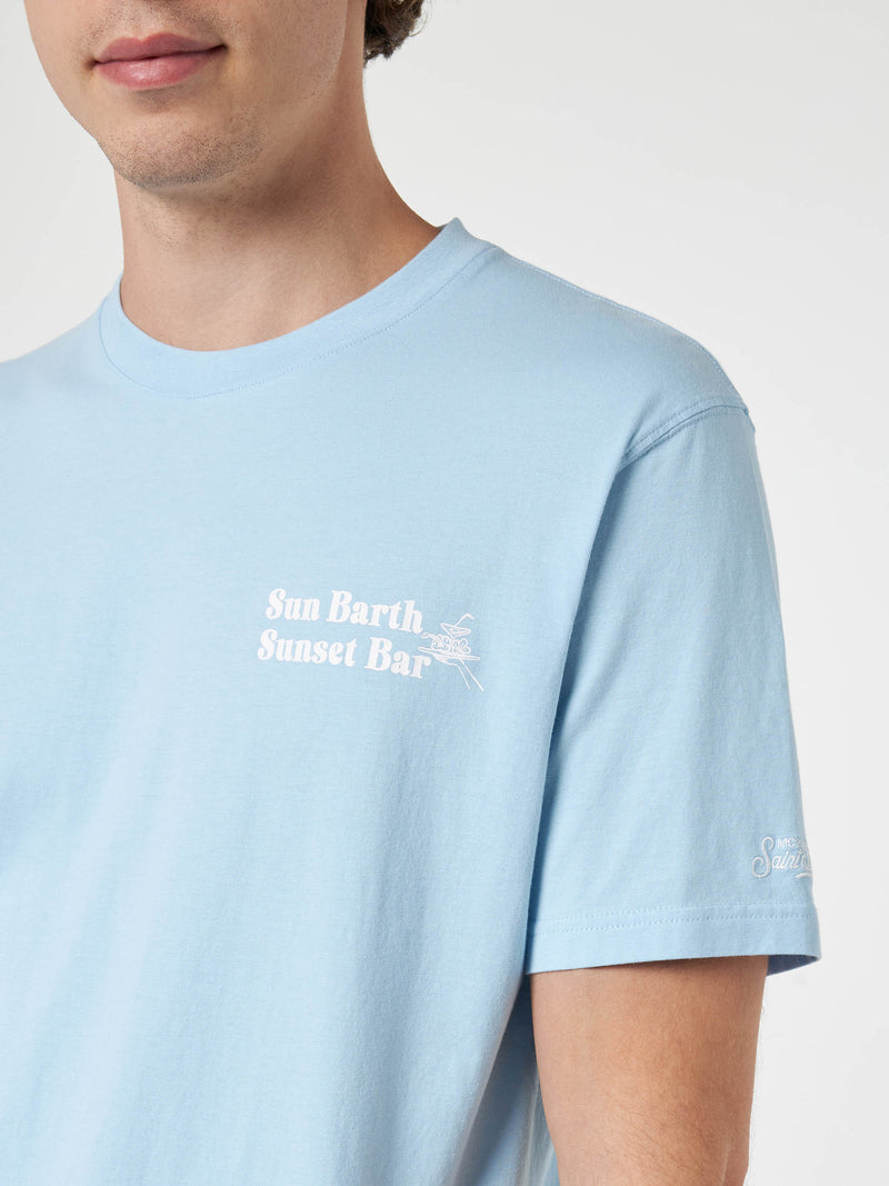 Herren-T-Shirt aus Baumwolle mit platziertem Sun Barth Sunset Bar-Aufdruck