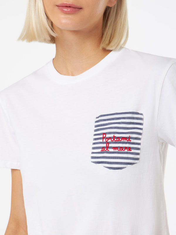 Damen-T-Shirt aus Baumwolljersey mit Rundhalsausschnitt, Emilie, gestreifte Tasche und Portami al Mare-Stickerei