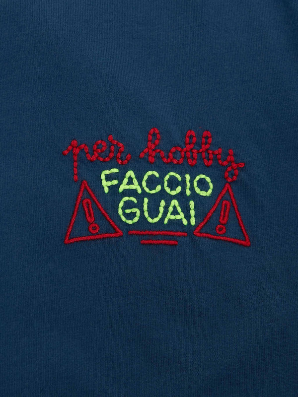 T-shirt da bambino in jersey di cotone Portofino Jr con ricamo Per hobby faccio guai | EDIZIONE SPECIALE INSULTI LUMINOSI