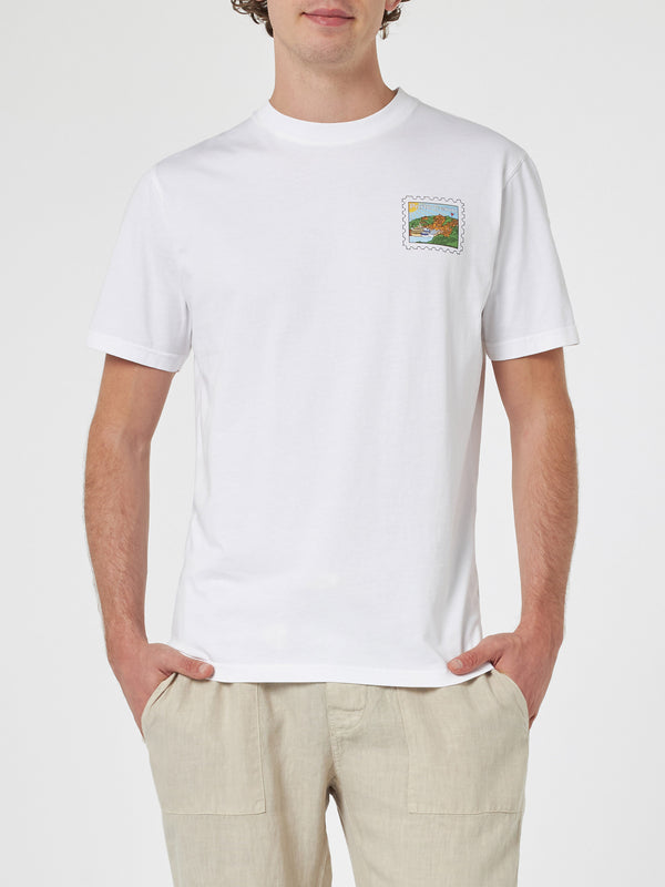 T-shirt da uomo in cotone con stampa fronte e retro cartolina di Porto Cervo | EDIZIONE SPECIALE ALESSANDRO ENRIQUEZ