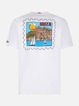 T-shirt da uomo in cotone con stampa cartolina Ibiza davanti e dietro | EDIZIONE SPECIALE ALESSANDRO ENRIQUEZ