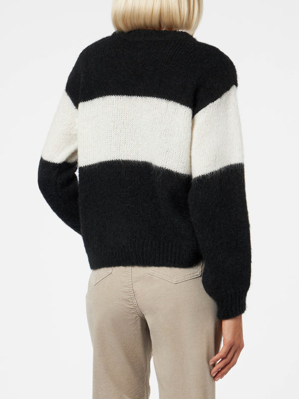 Woman boxy shape soft sweater with Apres Chic jacquard print