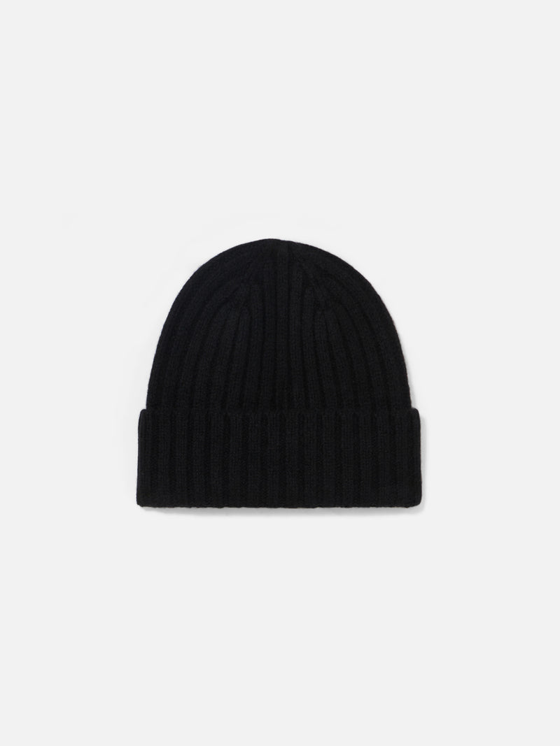 Man black beanie with St. Barth embroidery