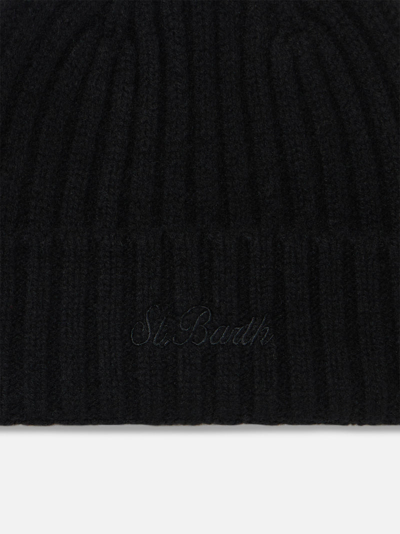 Man black beanie with St. Barth embroidery