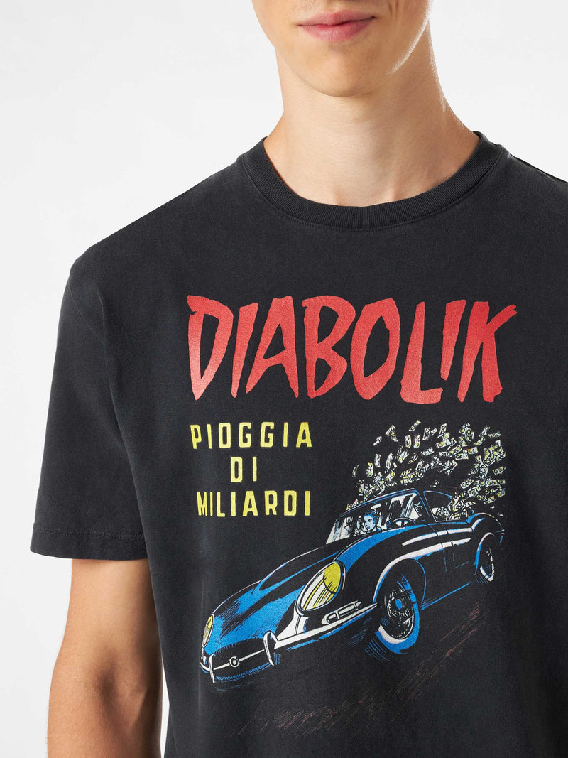 T-shirt da uomo in cotone trattamento vintage con auto Diabolik e soldi stampati | DIABOLIK EDIZIONE SPECIALE