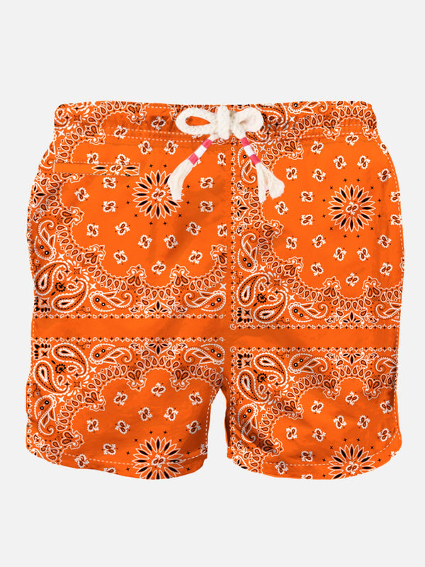 Herren-Badeshorts mit orangefarbenem Bandana-Aufdruck