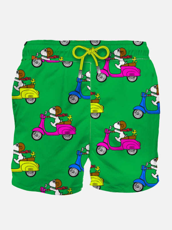 Man classic swim shorts with Snoopy and Vespa print | SNOOPY - PEANUTS™ SPECIAL EDITION and VESPA® SPECIAL EDITION