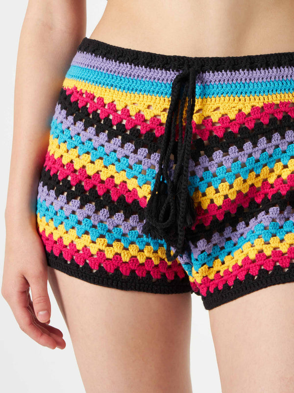 Pantaloncini multicolore all'uncinetto