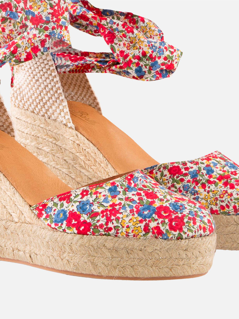 Espadrillas with high wedge and ankle lace
