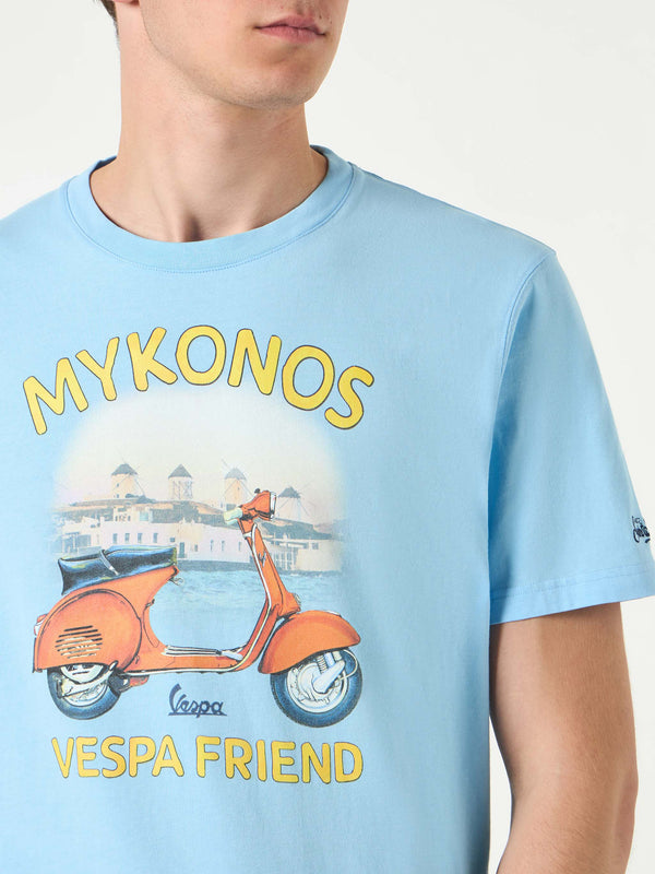 T-shirt da uomo in cotone con stampa Vespa Mykonos | EDIZIONE SPECIALE VESPA®