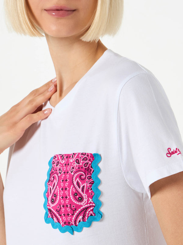 Woman cotton t-shirt with bandanna print pocket
