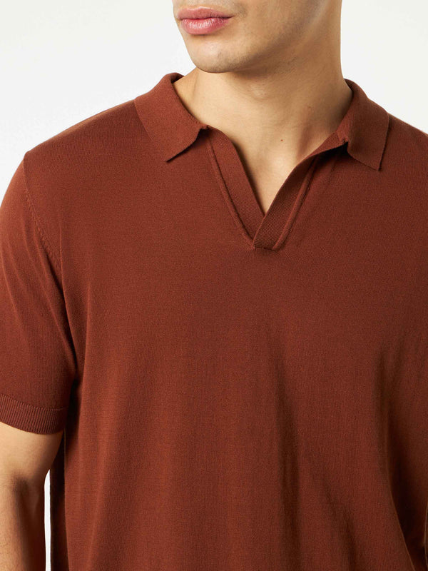 Man brown knitted polo t-shirt