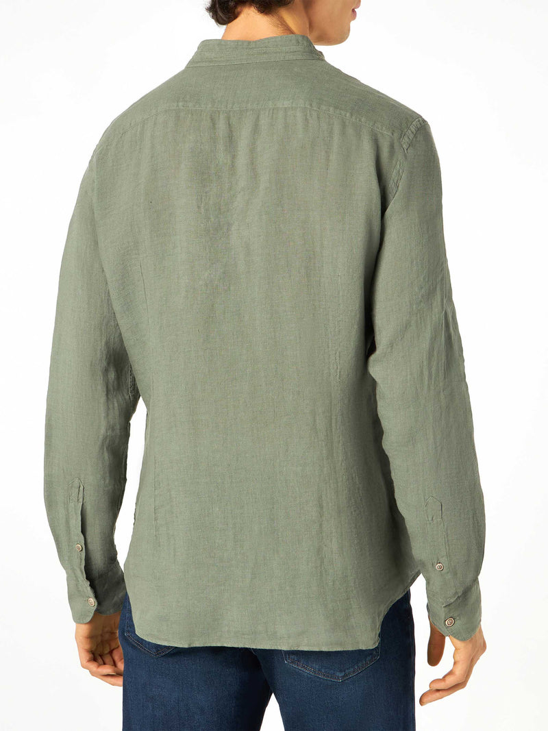 Man military green linen shirt