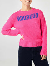 Gebürsteter Damenpullover in Fluo-Rosa mit Adoro-Print