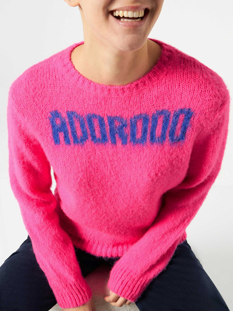 Woman fluo pink brushed sweater with Adoro print