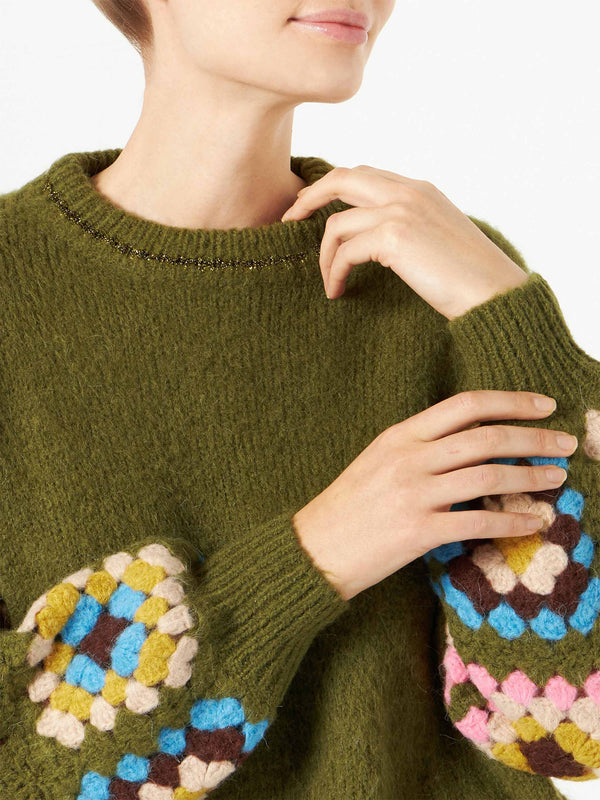 Woman ultra soft crewneck with handmade crochet sleeves