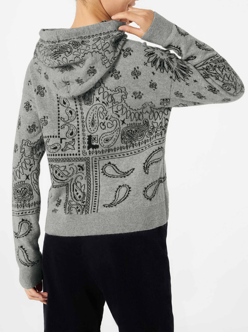 Woman cropped knit hoodie with bandanna print